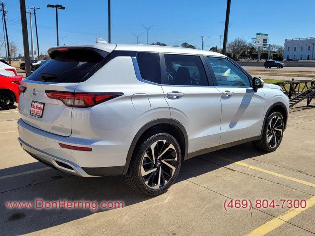 2023 Mitsubishi Outlander SE