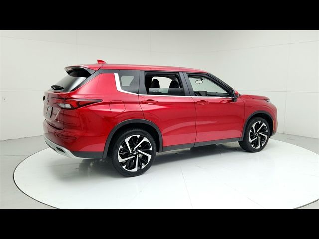 2023 Mitsubishi Outlander SE