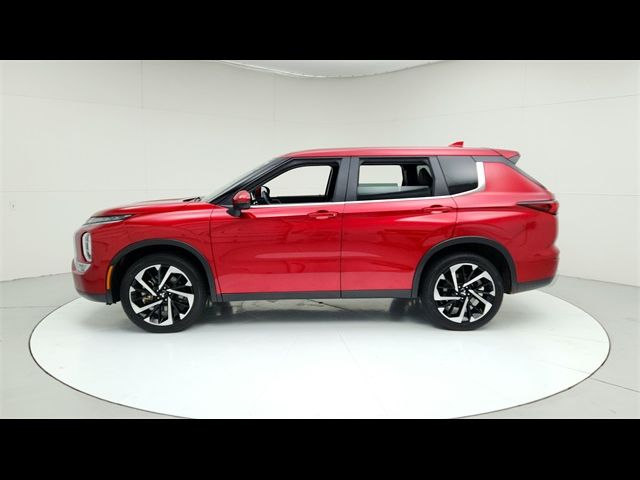 2023 Mitsubishi Outlander SE