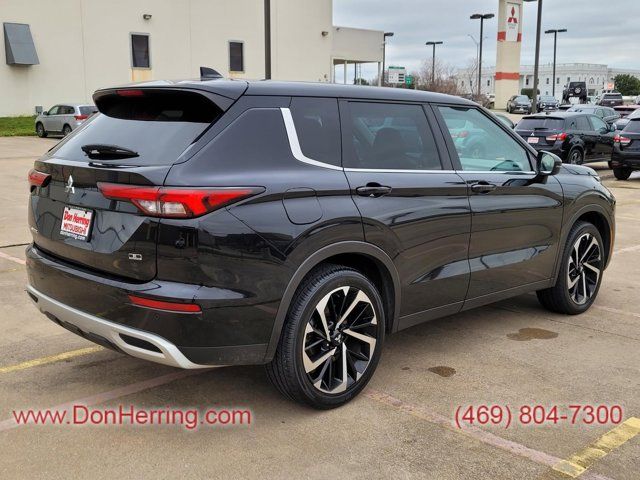 2023 Mitsubishi Outlander SE