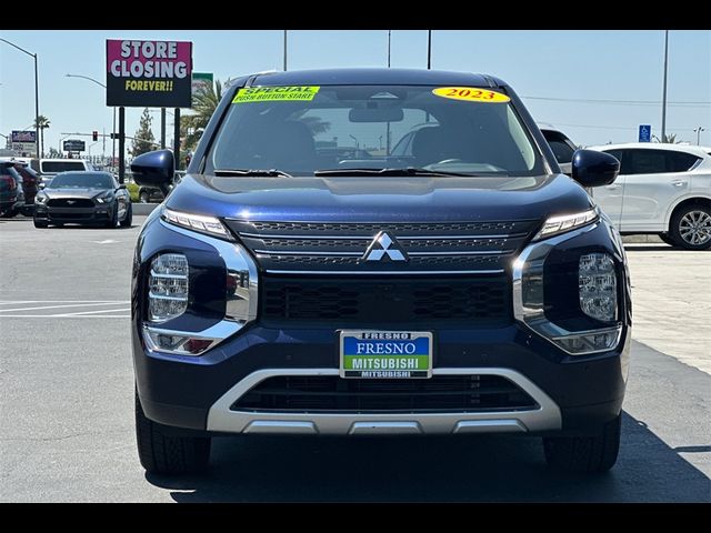 2023 Mitsubishi Outlander SE