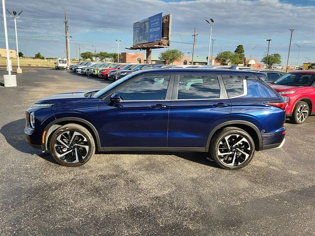 2023 Mitsubishi Outlander SE