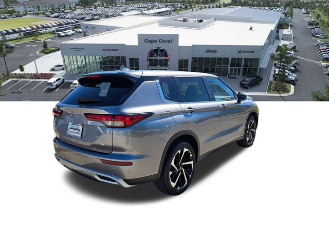 2023 Mitsubishi Outlander SE