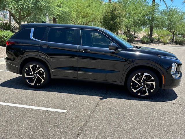 2023 Mitsubishi Outlander SE