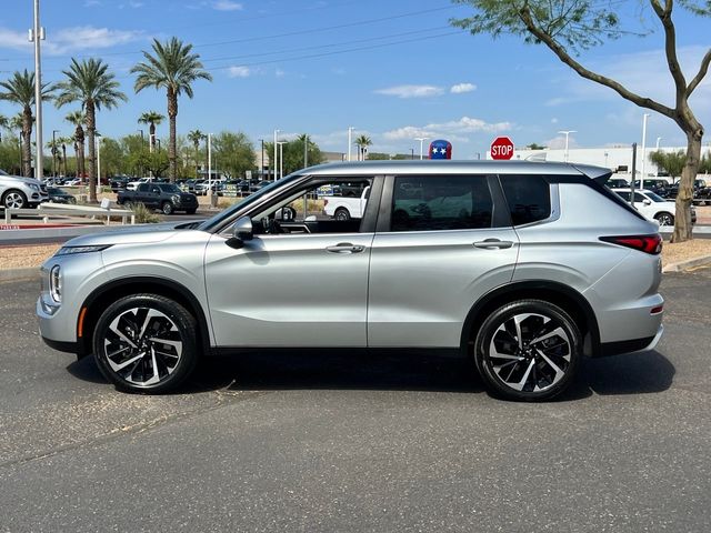 2023 Mitsubishi Outlander SE