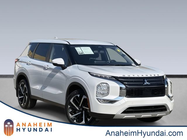 2023 Mitsubishi Outlander SE