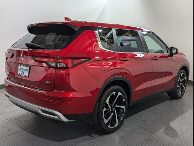 2023 Mitsubishi Outlander SE