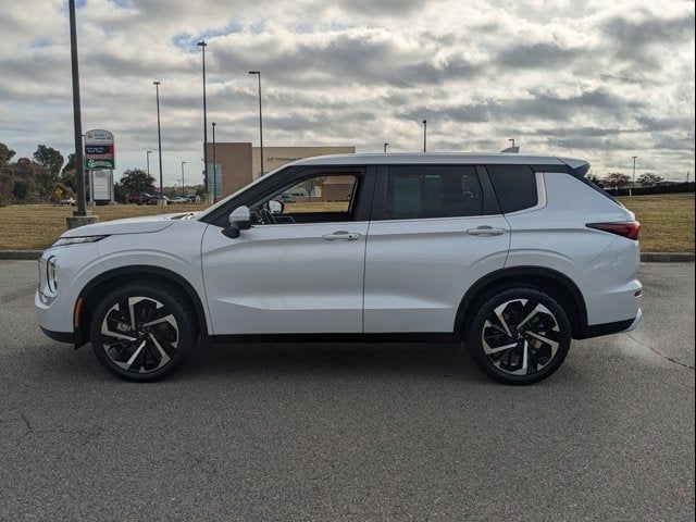 2023 Mitsubishi Outlander SE