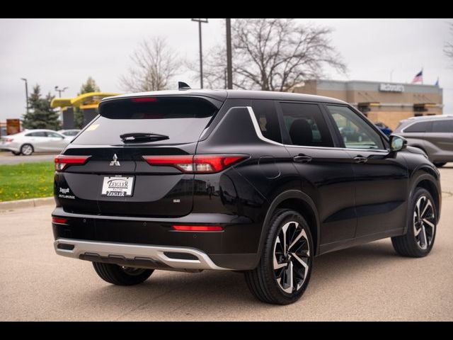 2023 Mitsubishi Outlander SE
