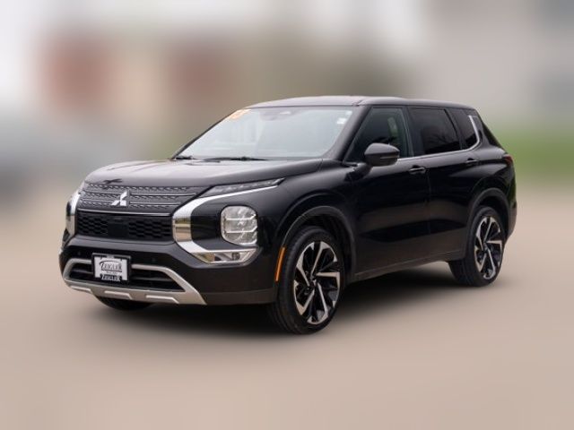 2023 Mitsubishi Outlander SE
