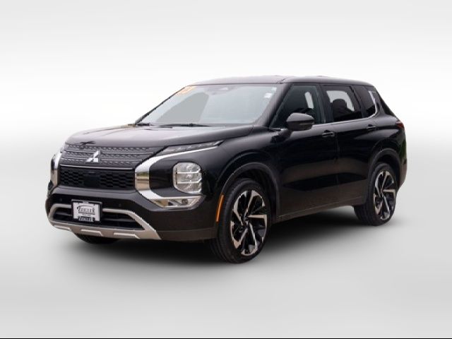 2023 Mitsubishi Outlander SE
