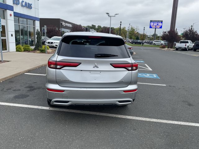 2023 Mitsubishi Outlander SE