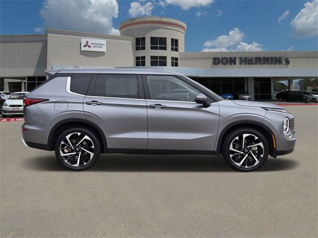 2023 Mitsubishi Outlander SE