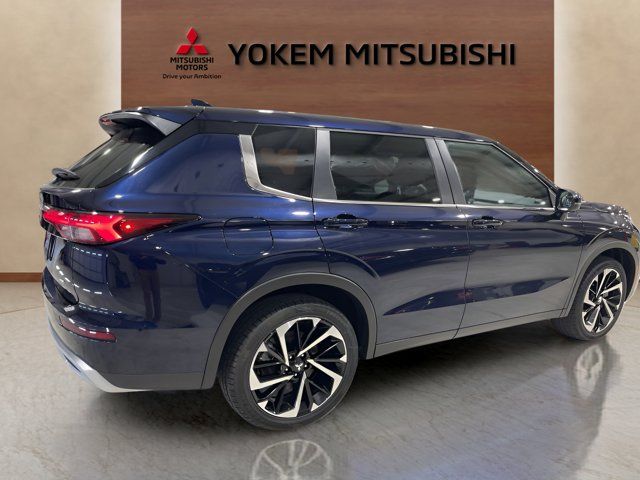 2023 Mitsubishi Outlander SE