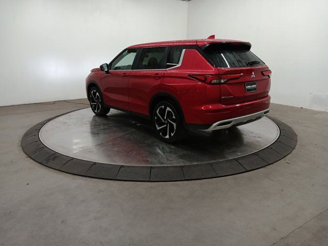 2023 Mitsubishi Outlander SE