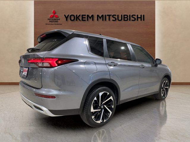 2023 Mitsubishi Outlander SE