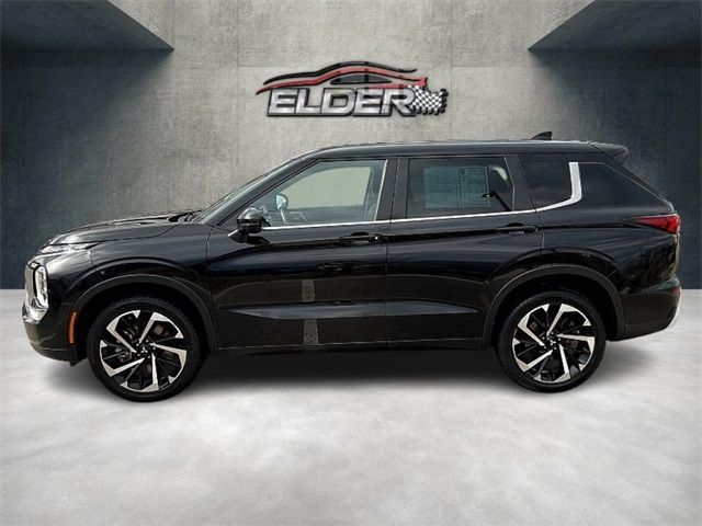 2023 Mitsubishi Outlander SE