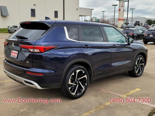 2023 Mitsubishi Outlander SE