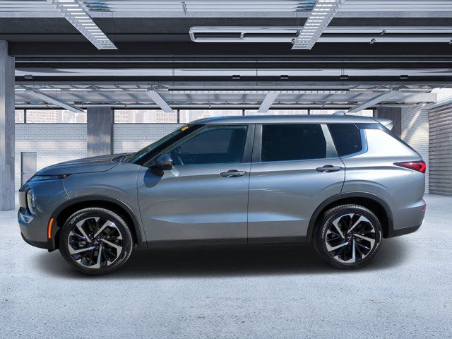 2023 Mitsubishi Outlander SE