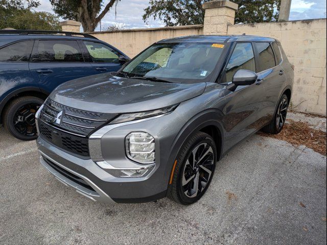 2023 Mitsubishi Outlander SE