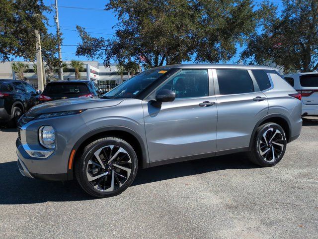 2023 Mitsubishi Outlander SE