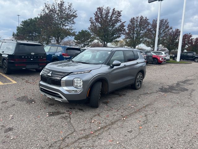 2023 Mitsubishi Outlander SE