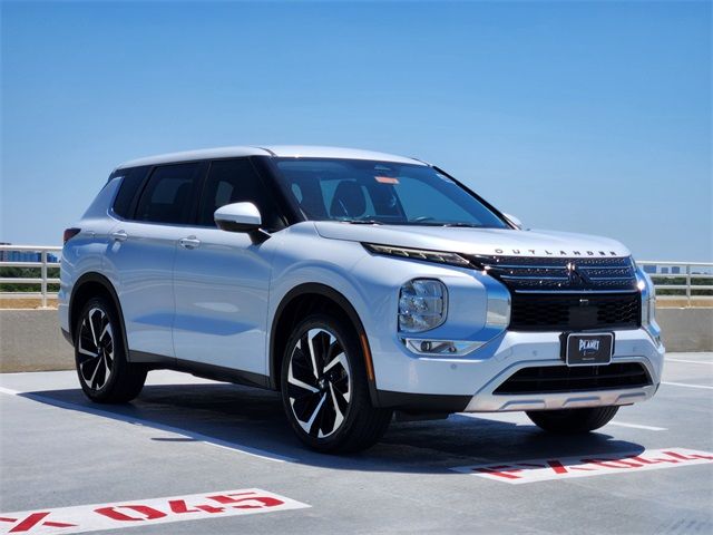 2023 Mitsubishi Outlander SE
