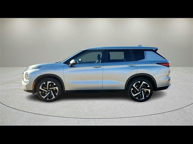 2023 Mitsubishi Outlander SE