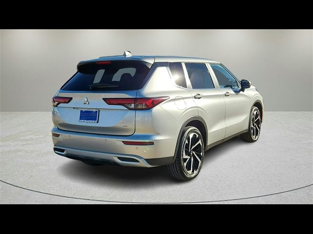 2023 Mitsubishi Outlander SE