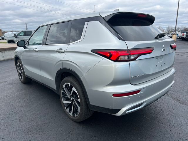 2023 Mitsubishi Outlander SE