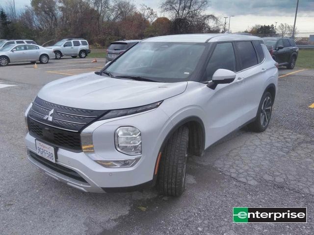 2023 Mitsubishi Outlander SE