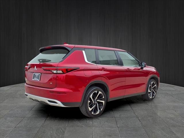 2023 Mitsubishi Outlander SE