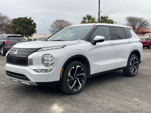 2023 Mitsubishi Outlander SE