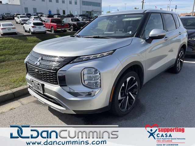 2023 Mitsubishi Outlander SE