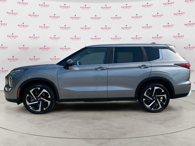 2023 Mitsubishi Outlander SE