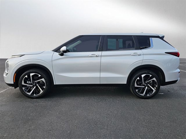 2023 Mitsubishi Outlander SE