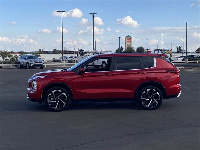 2023 Mitsubishi Outlander SE