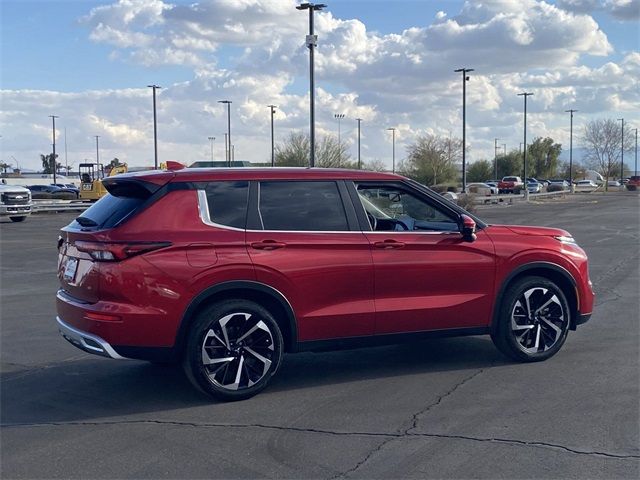 2023 Mitsubishi Outlander SE