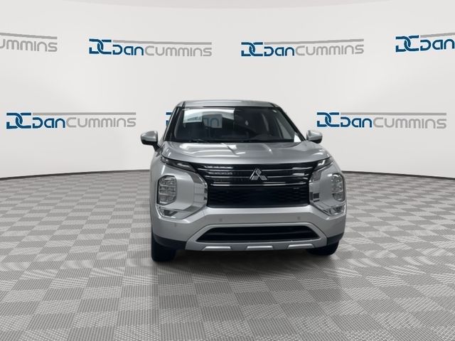 2023 Mitsubishi Outlander SE Special Edition