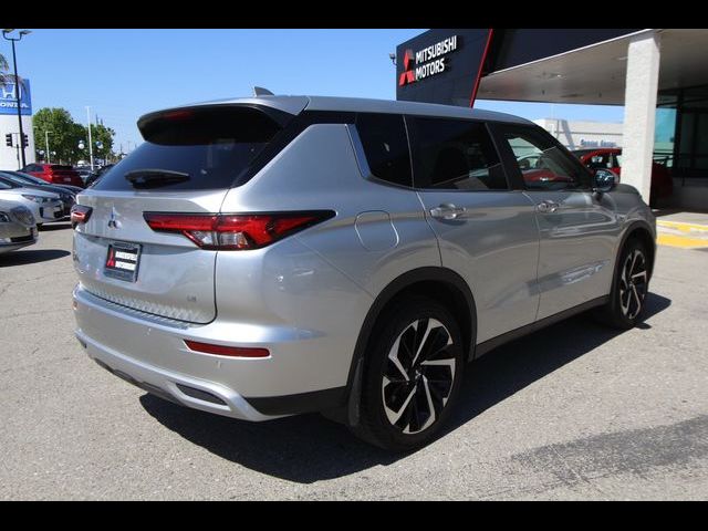 2023 Mitsubishi Outlander SE