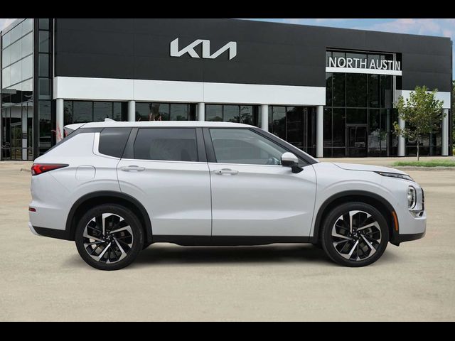 2023 Mitsubishi Outlander SE