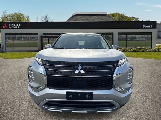 2023 Mitsubishi Outlander SE