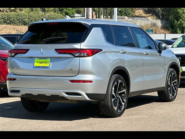 2023 Mitsubishi Outlander SE