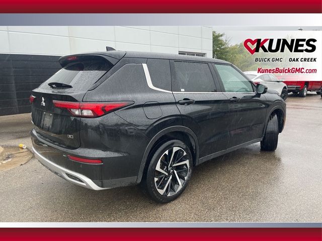 2023 Mitsubishi Outlander SE