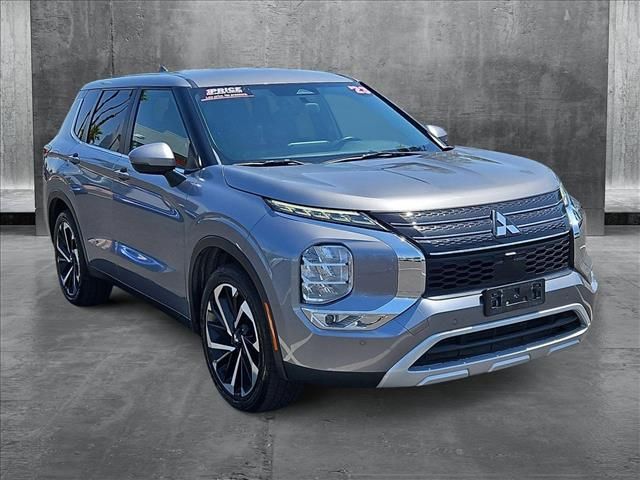 2023 Mitsubishi Outlander SE