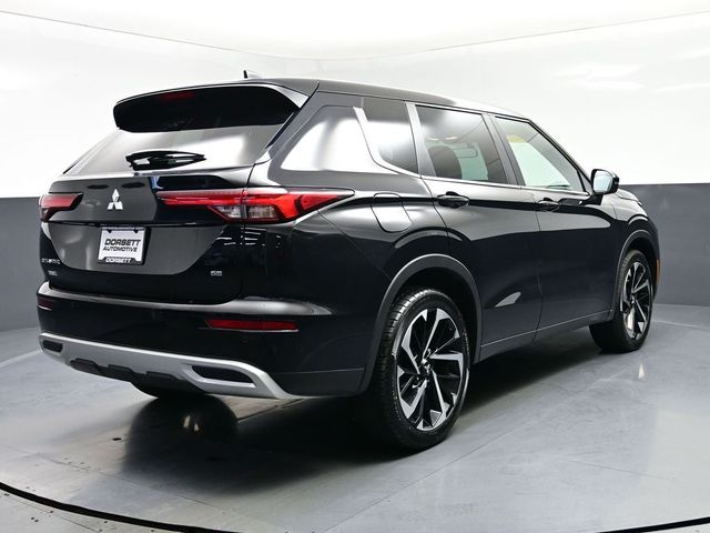 2023 Mitsubishi Outlander SE