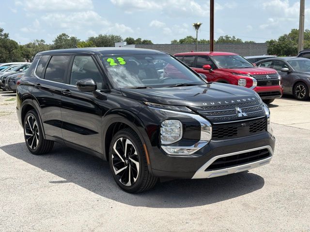 2023 Mitsubishi Outlander SE