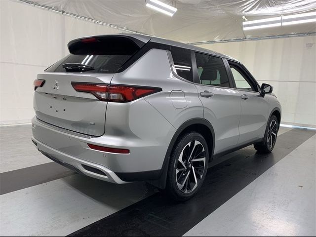 2023 Mitsubishi Outlander SE