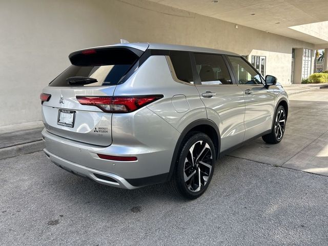 2023 Mitsubishi Outlander SE