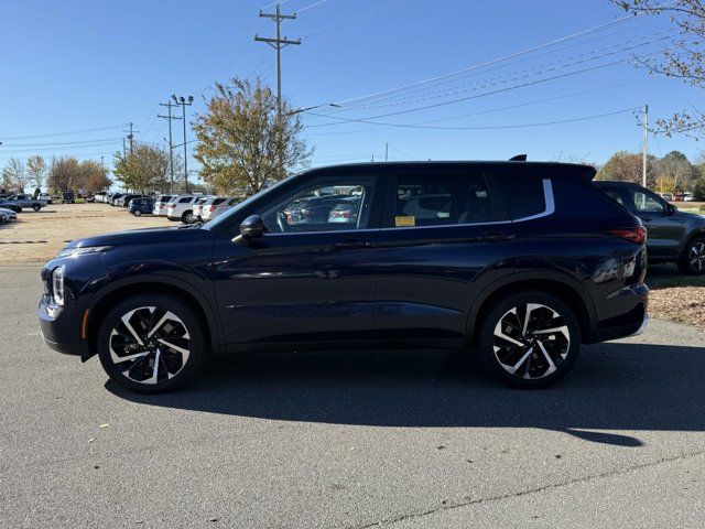 2023 Mitsubishi Outlander SE